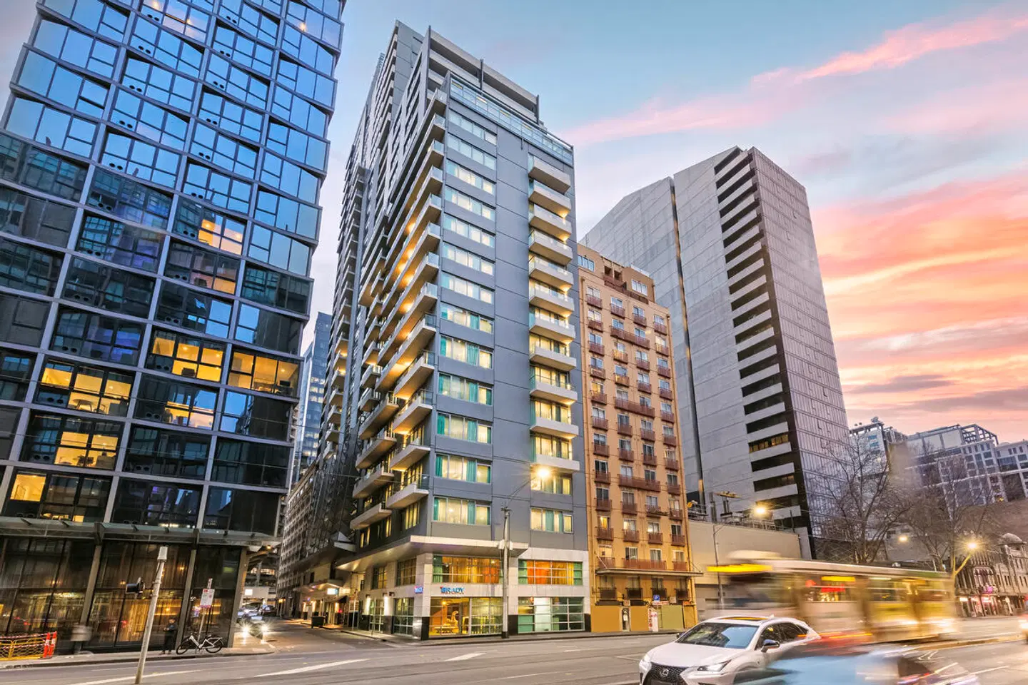 Brady Apartment Hotel Flinders Street EXTERIOR