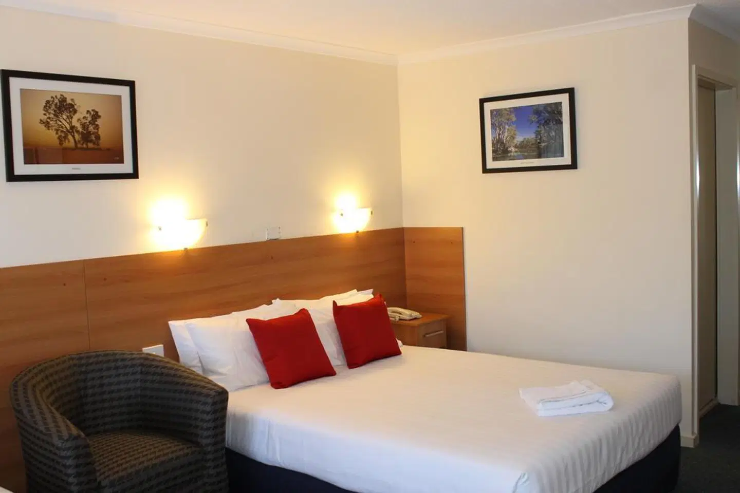 Boulevard Motor Inn ROOM_EXAMPLE