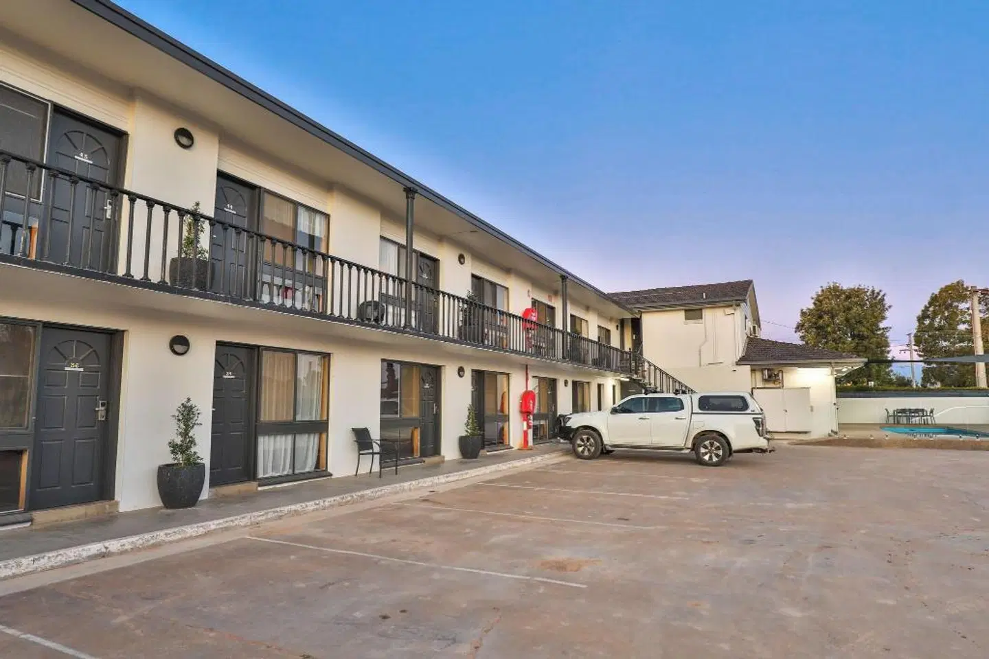 Boulevard Motor Inn EXTERIOR