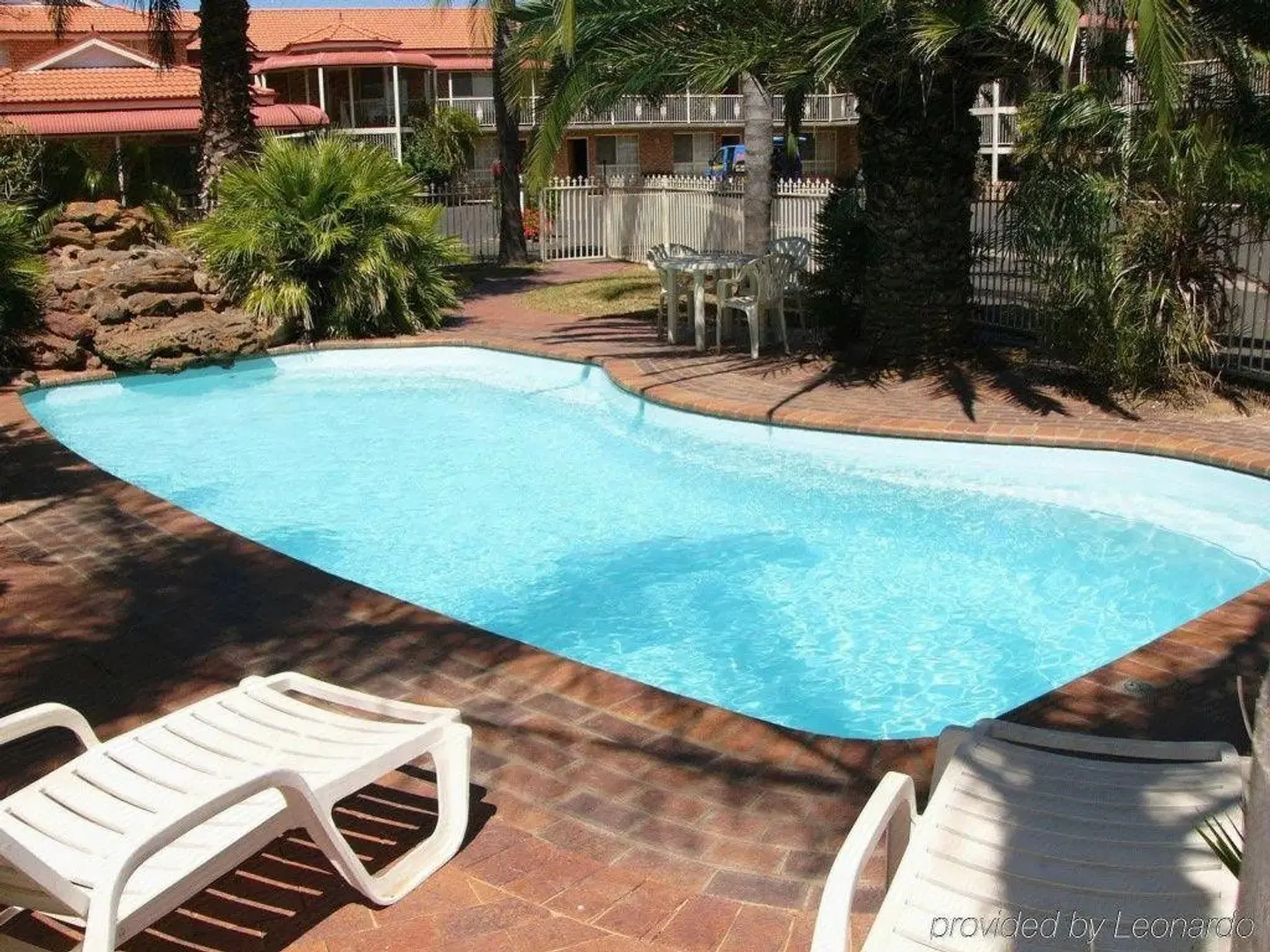 Aberdeen Motor Inn OUTDOOR_POOL