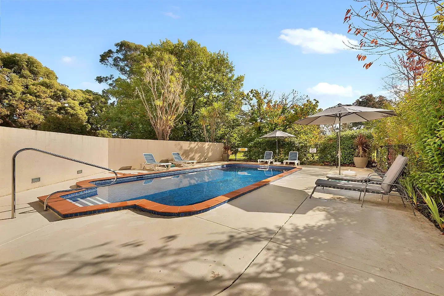 Beechworth Motor Inn OUTDOOR_POOL