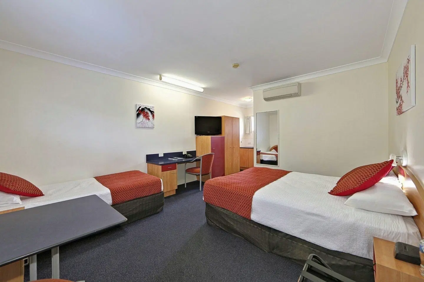 Boulevard Lodge ROOM_EXAMPLE