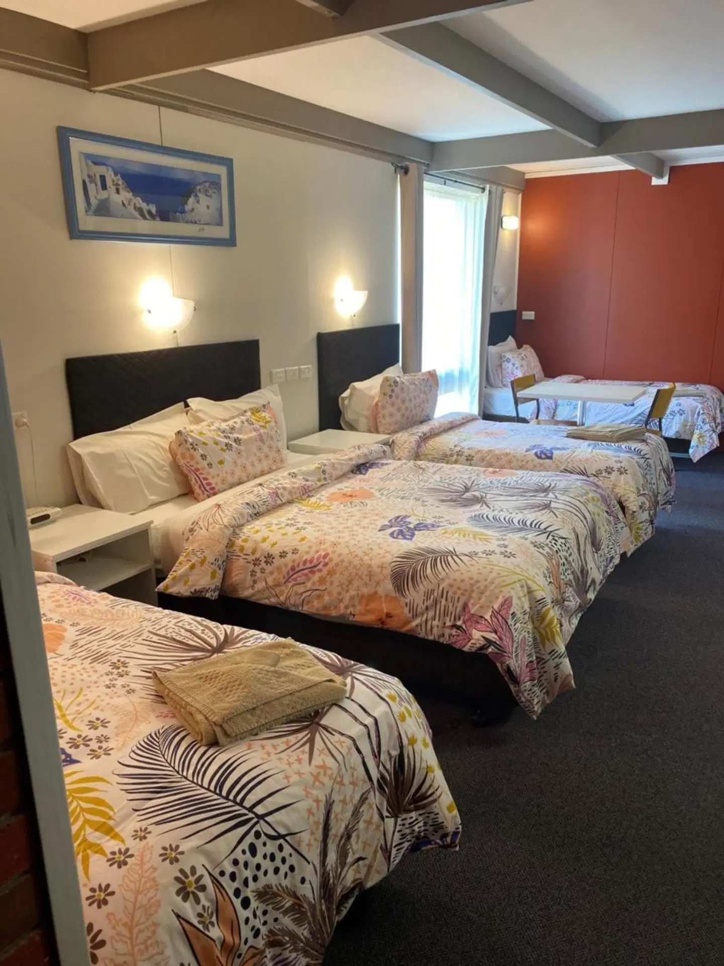 Zero Inn Motel ROOM_EXAMPLE