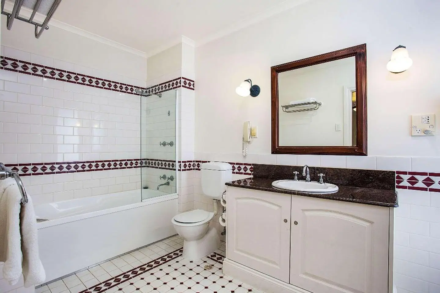 Quality Hotel Bentinck Badezimmer