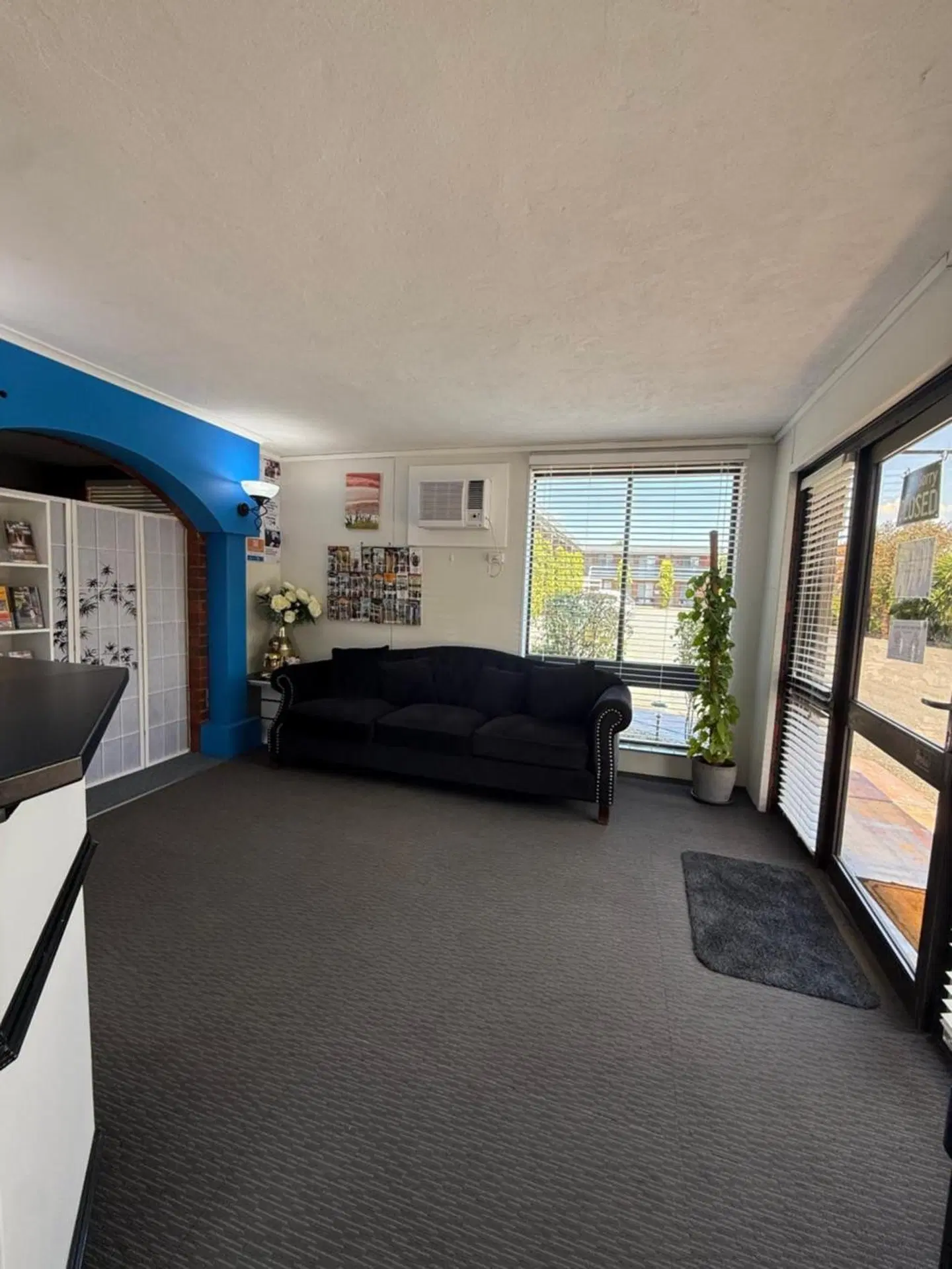 Zero Inn Motel ROOM_EXAMPLE