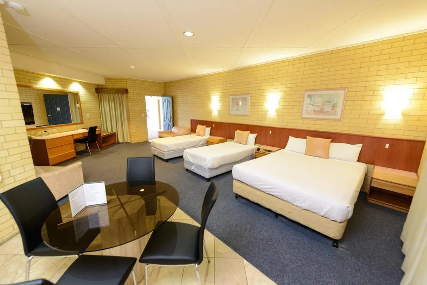 Country Comfort Bundaberg International ROOM_EXAMPLE