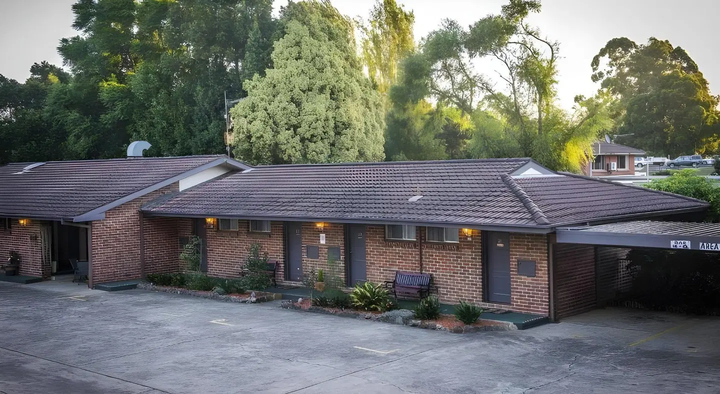 Pleasant Way Motel EXTERIOR