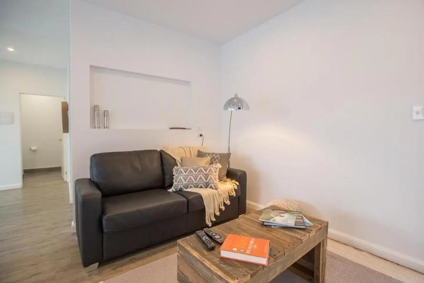 Island Quarters ROOM_EXAMPLE
