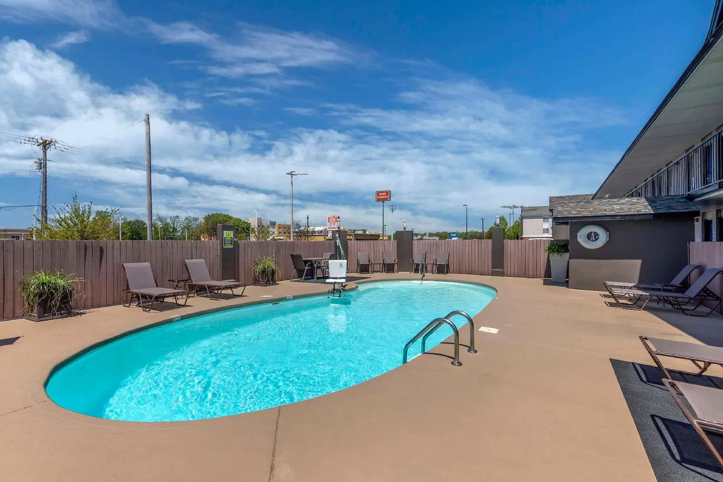 Best Western Athens Inn OUTDOOR_POOL