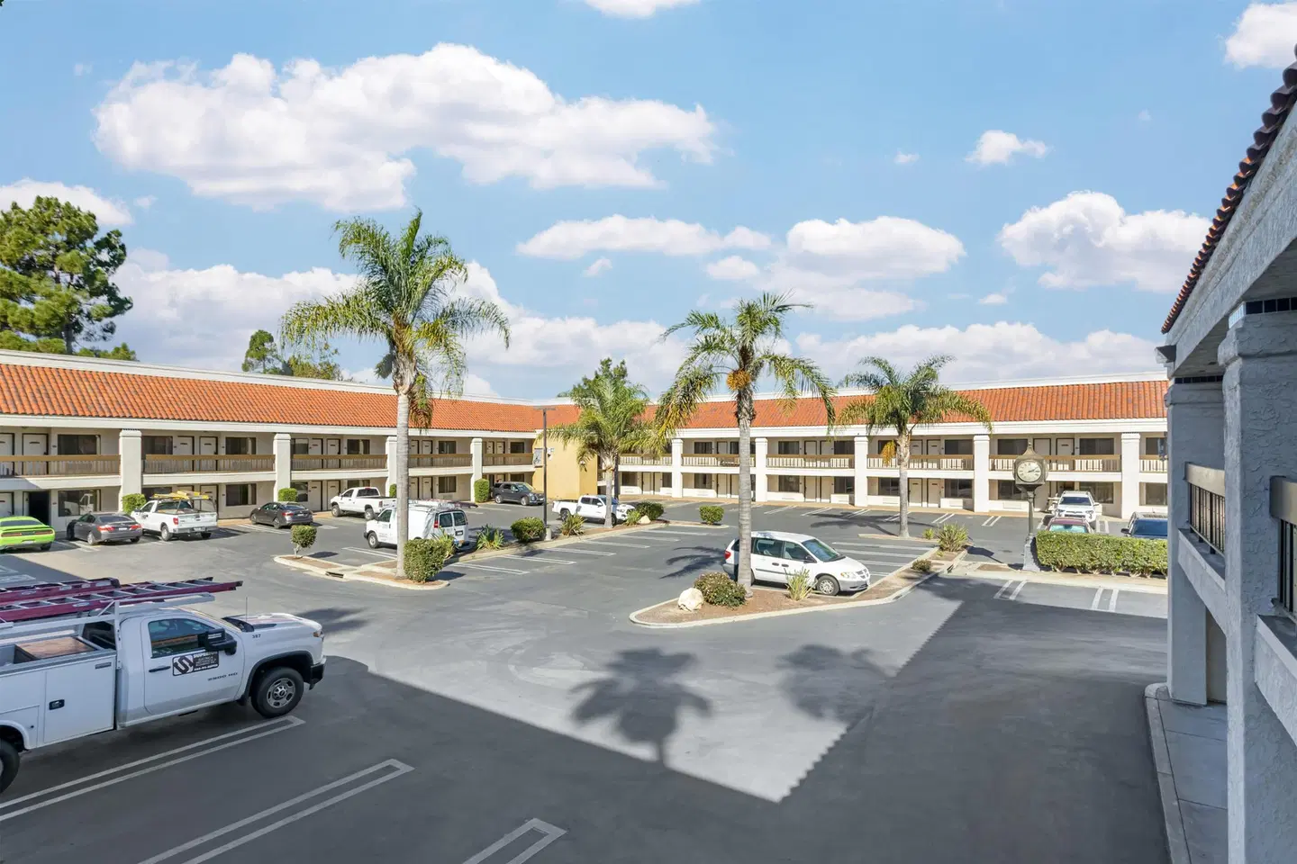 Best Western Plus Big America EXTERIOR
