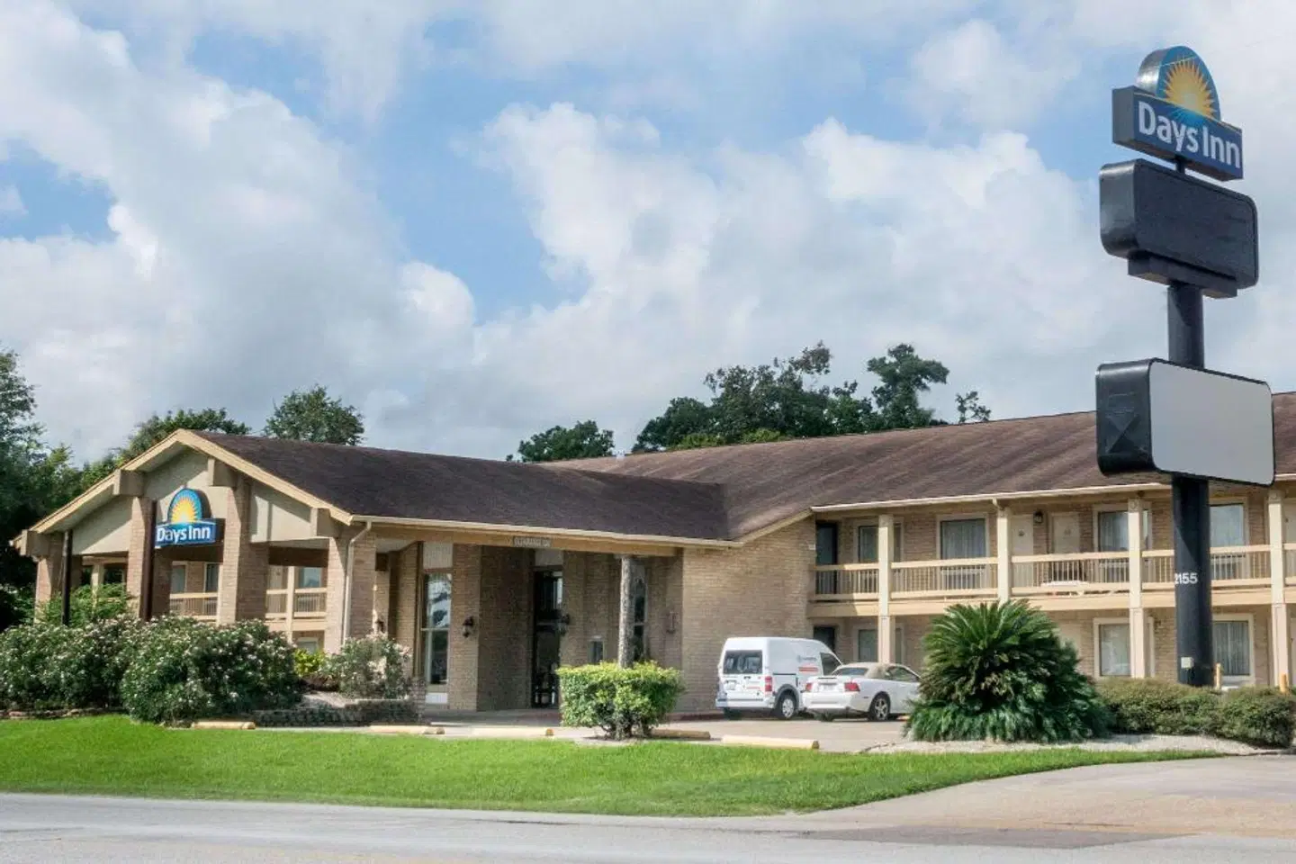 Days Inn by Wyndham Beaumont EXTERIOR