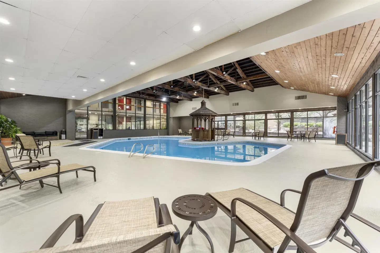 Best Western Braddock Inn Hallenbad