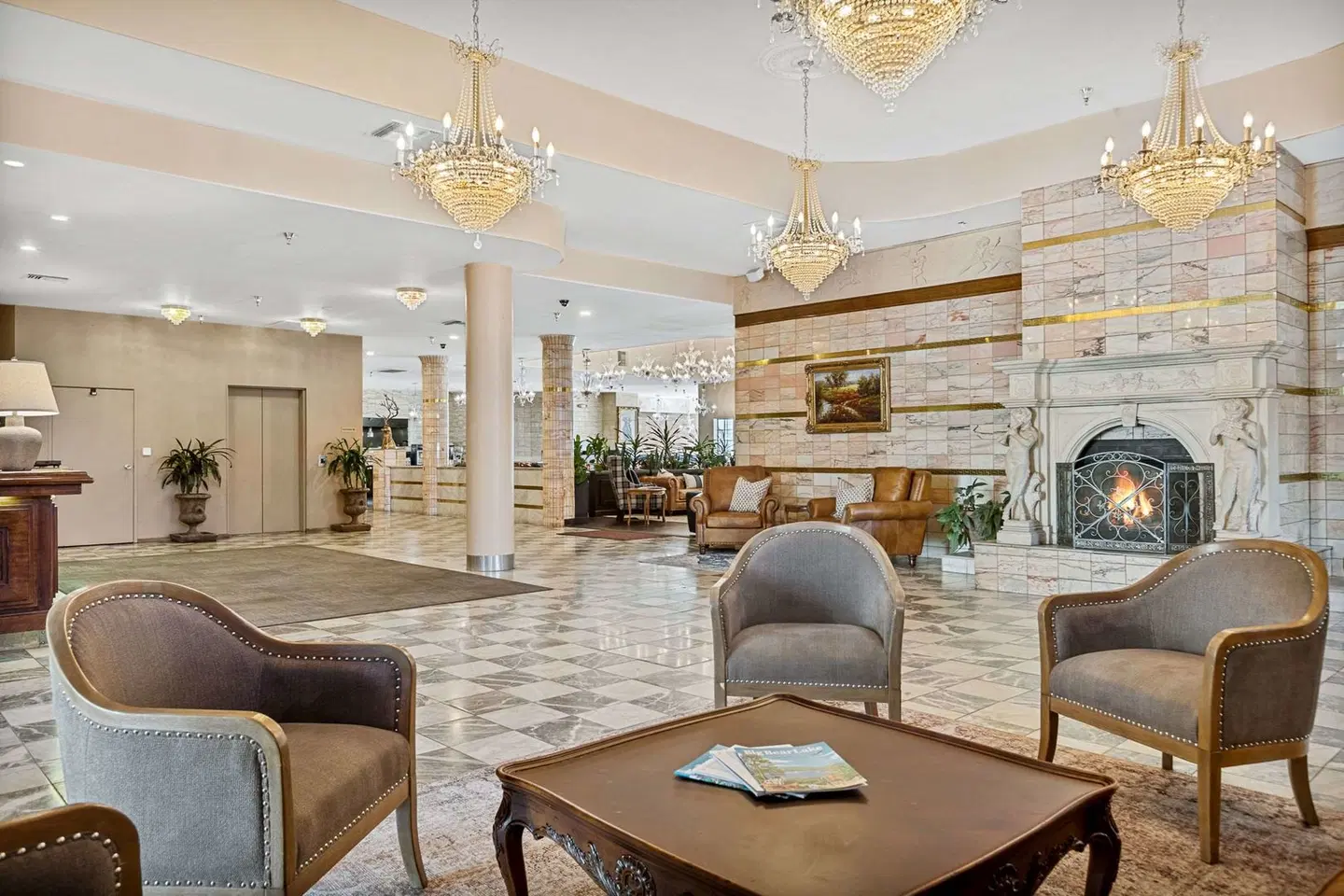 Chateau Big Bear Boutique Hotel, BW Signature Collection LOUNGE_LOBBY