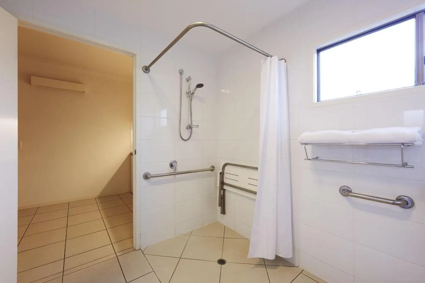 Chinchilla Downtown Motor Inn Badezimmer