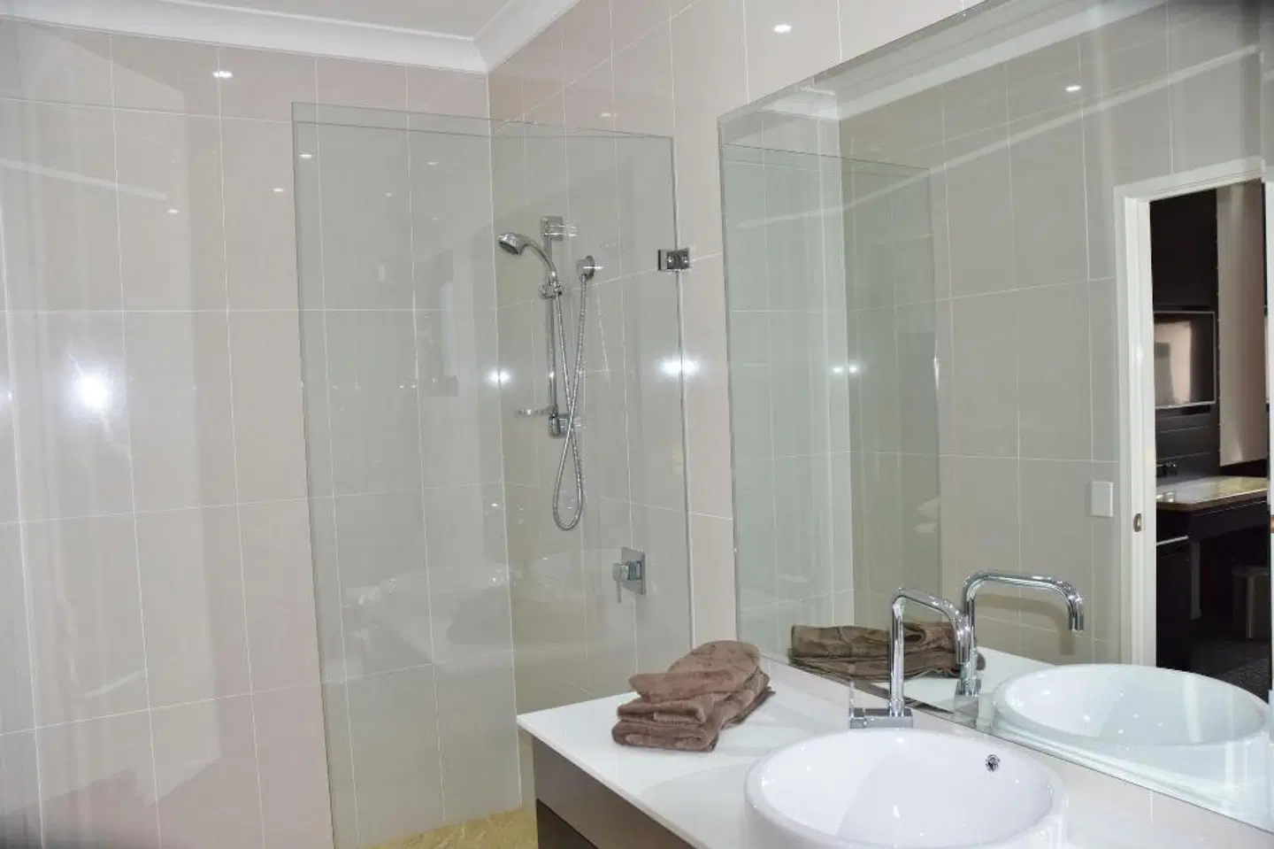 Western Downs Motor Inn Badezimmer