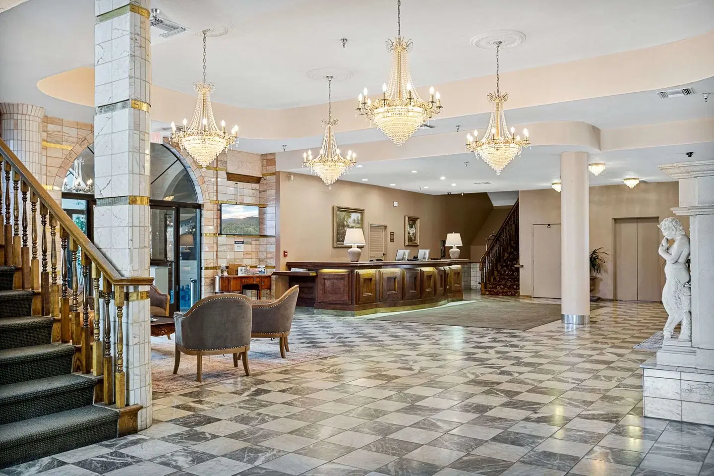 Chateau Big Bear Boutique Hotel, BW Signature Collection LOUNGE_LOBBY