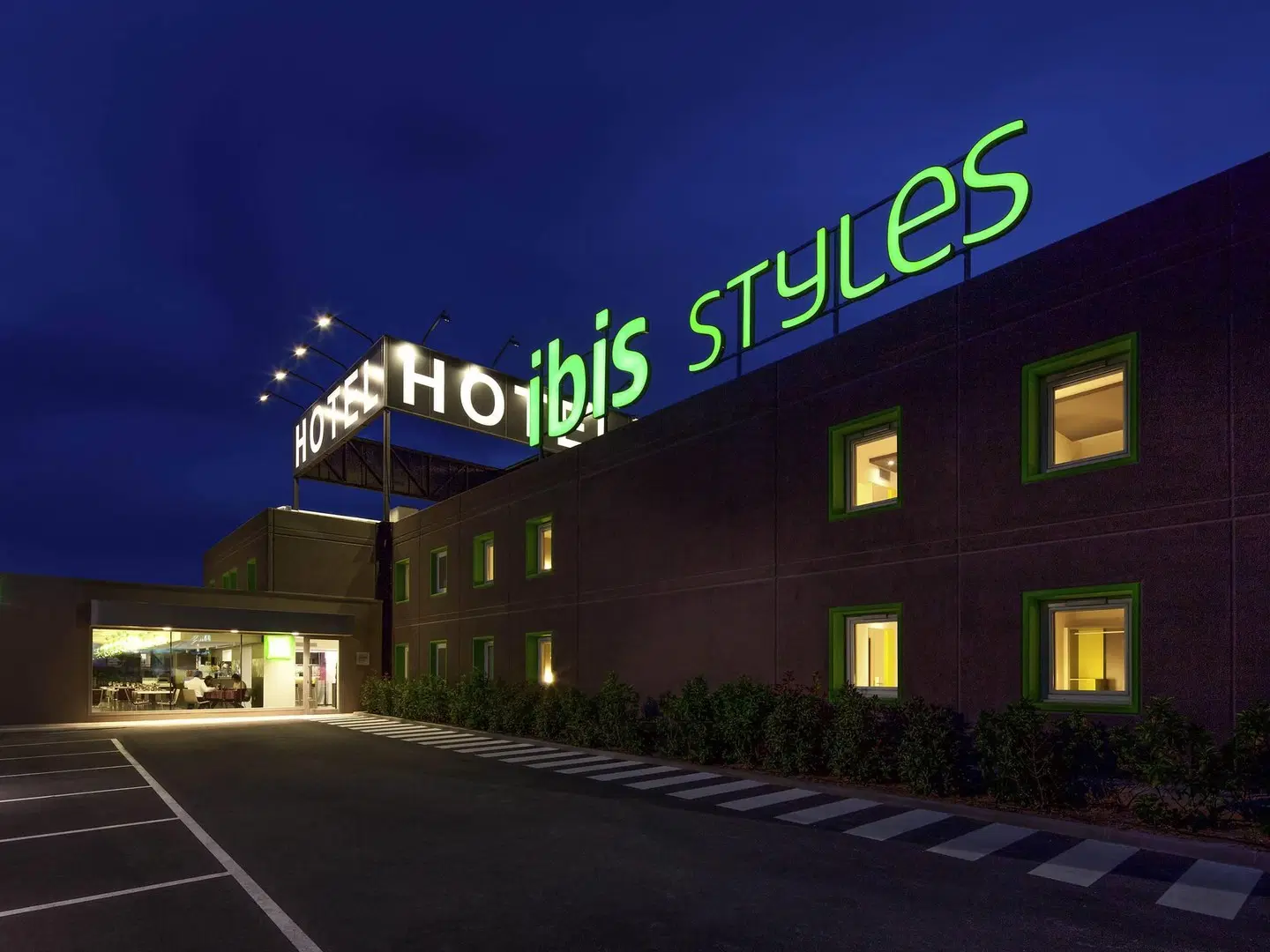ibis Styles Lleida Torrefarrera EXTERIOR