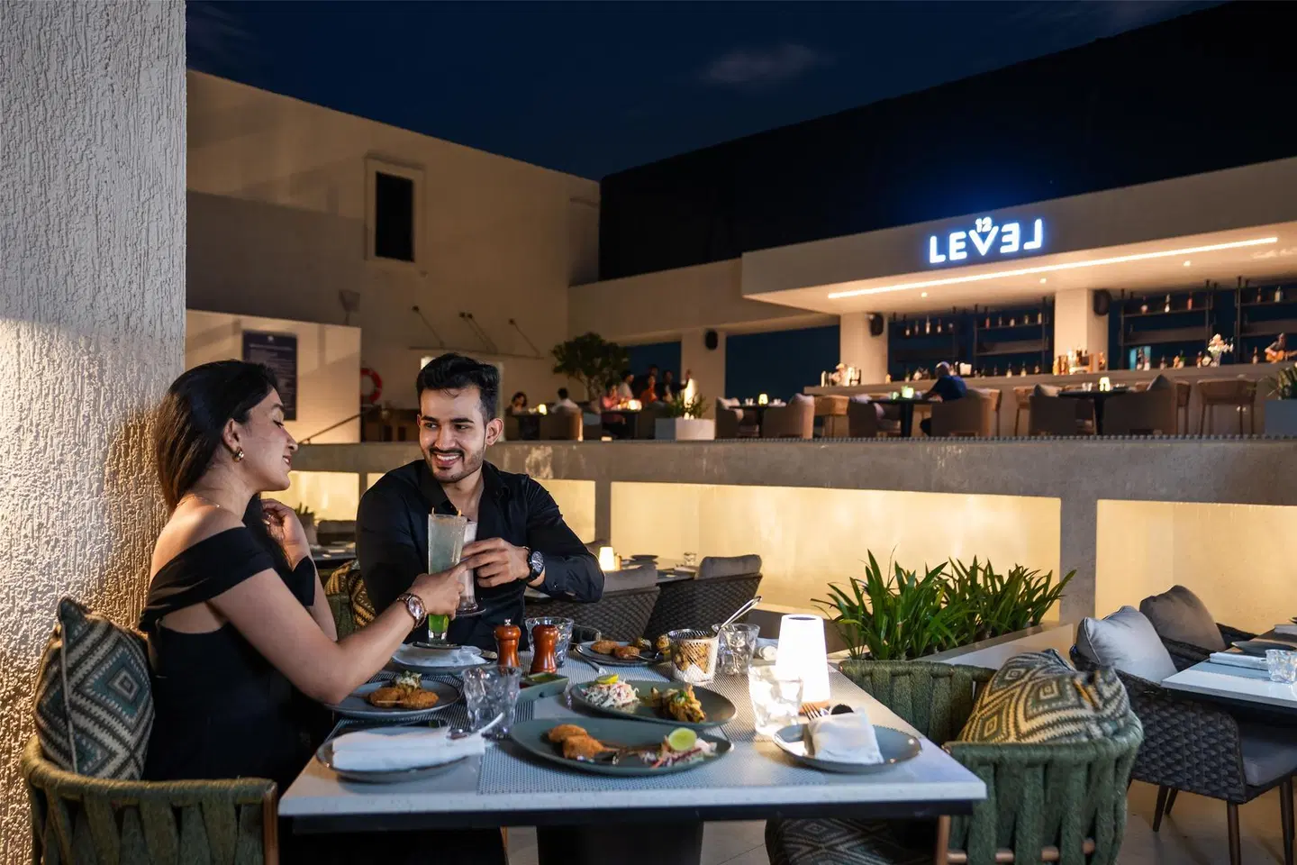 DoubleTree by Hilton Hotel Pune - Chinchwad Bar