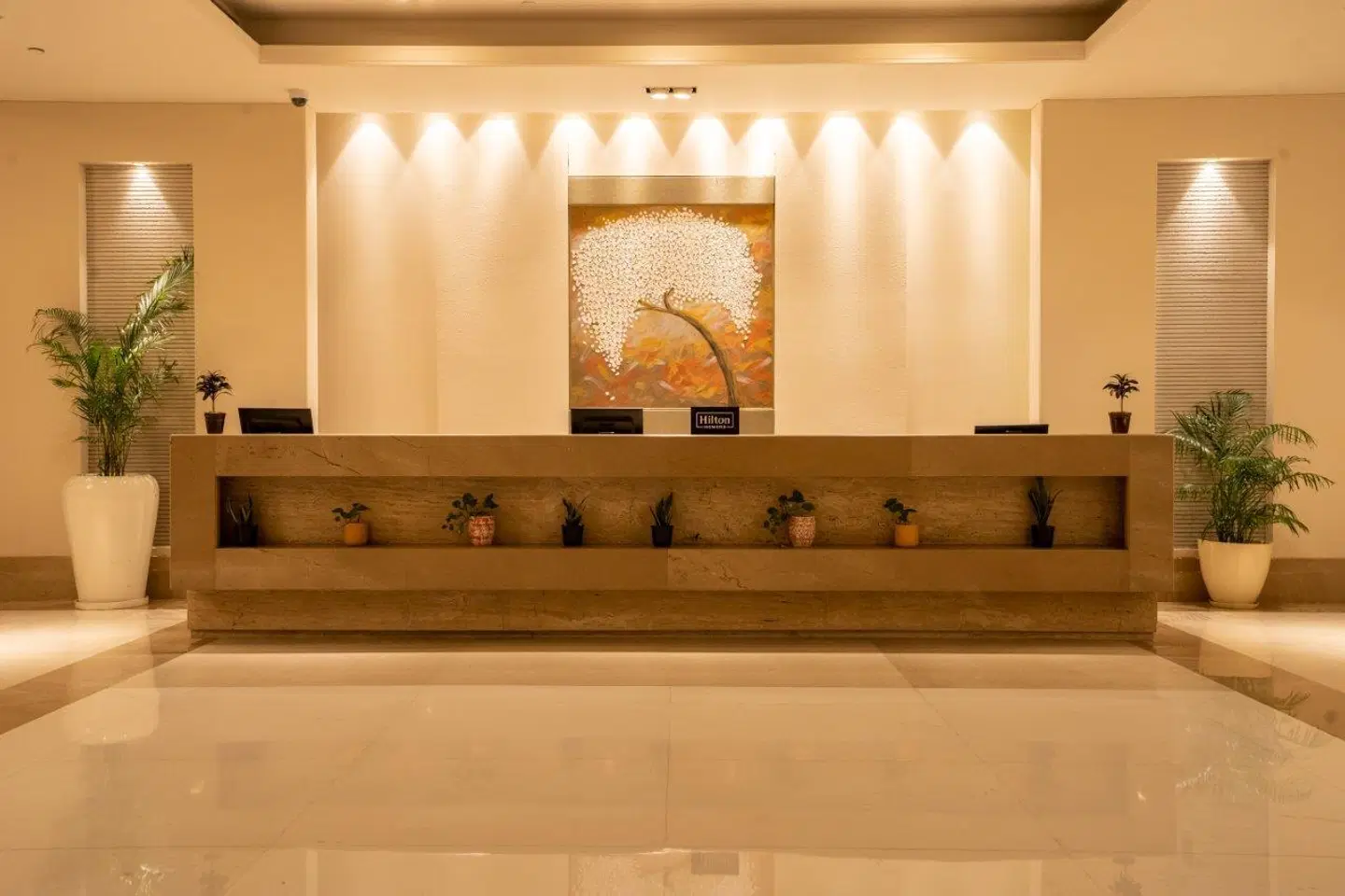 DoubleTree by Hilton Agra Restaurant