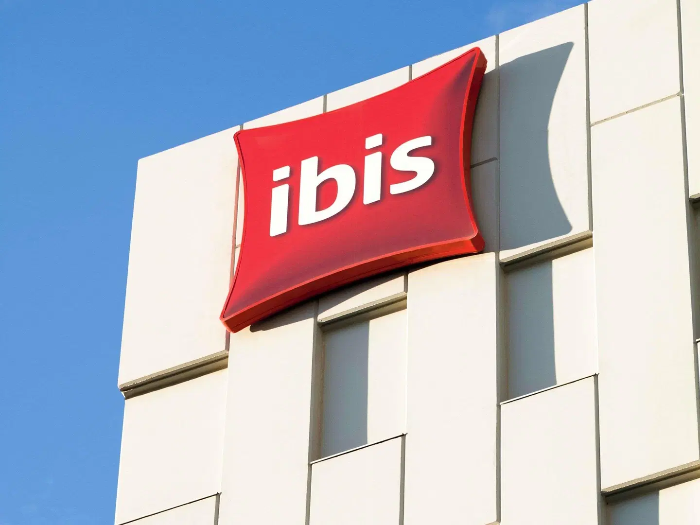 ibis Barcelona Santa Coloma EXTERIOR