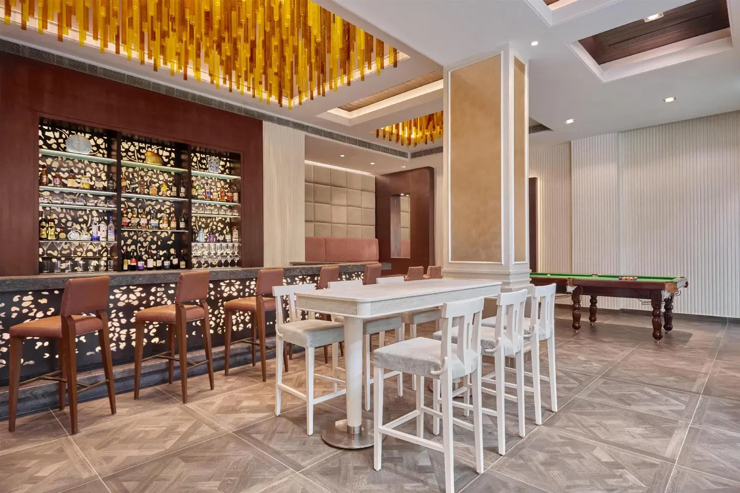 DoubleTree by Hilton Agra Bar