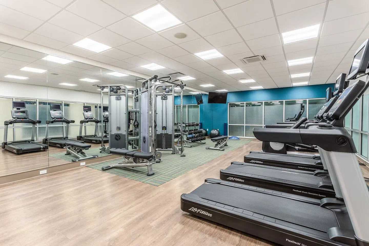 Holiday Inn Express & Suites Springfield North by IHG SPORTS_AND_LEISURE