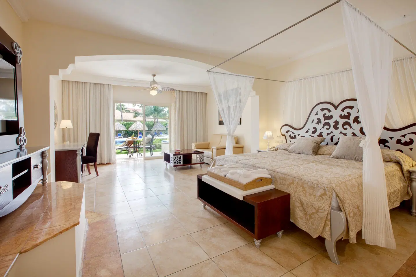 Hotel Majestic Colonial Punta Cana ROOM_EXAMPLE