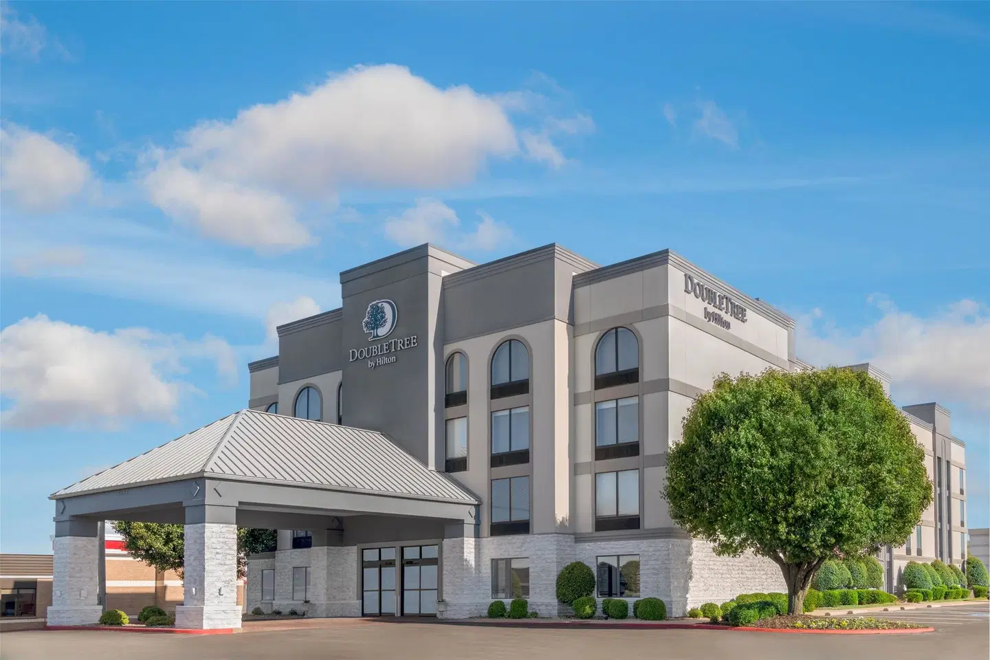 DoubleTree Club by Hilton Springdale EXTERIOR