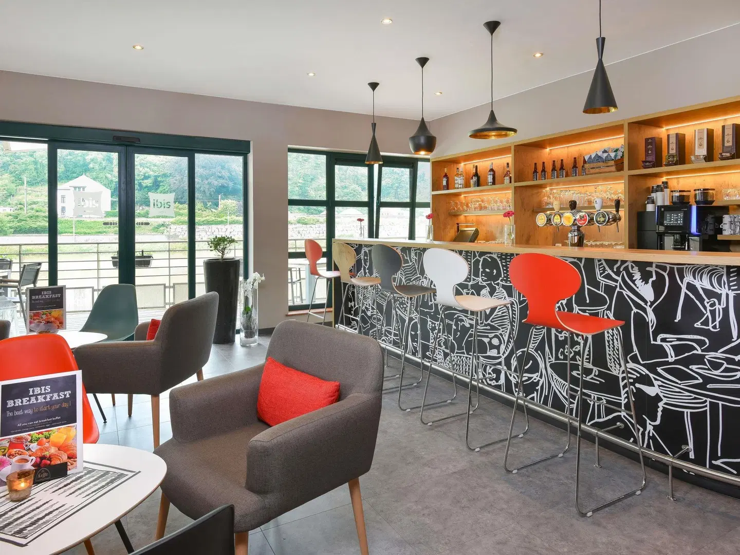 ibis Dinant Centre Bar