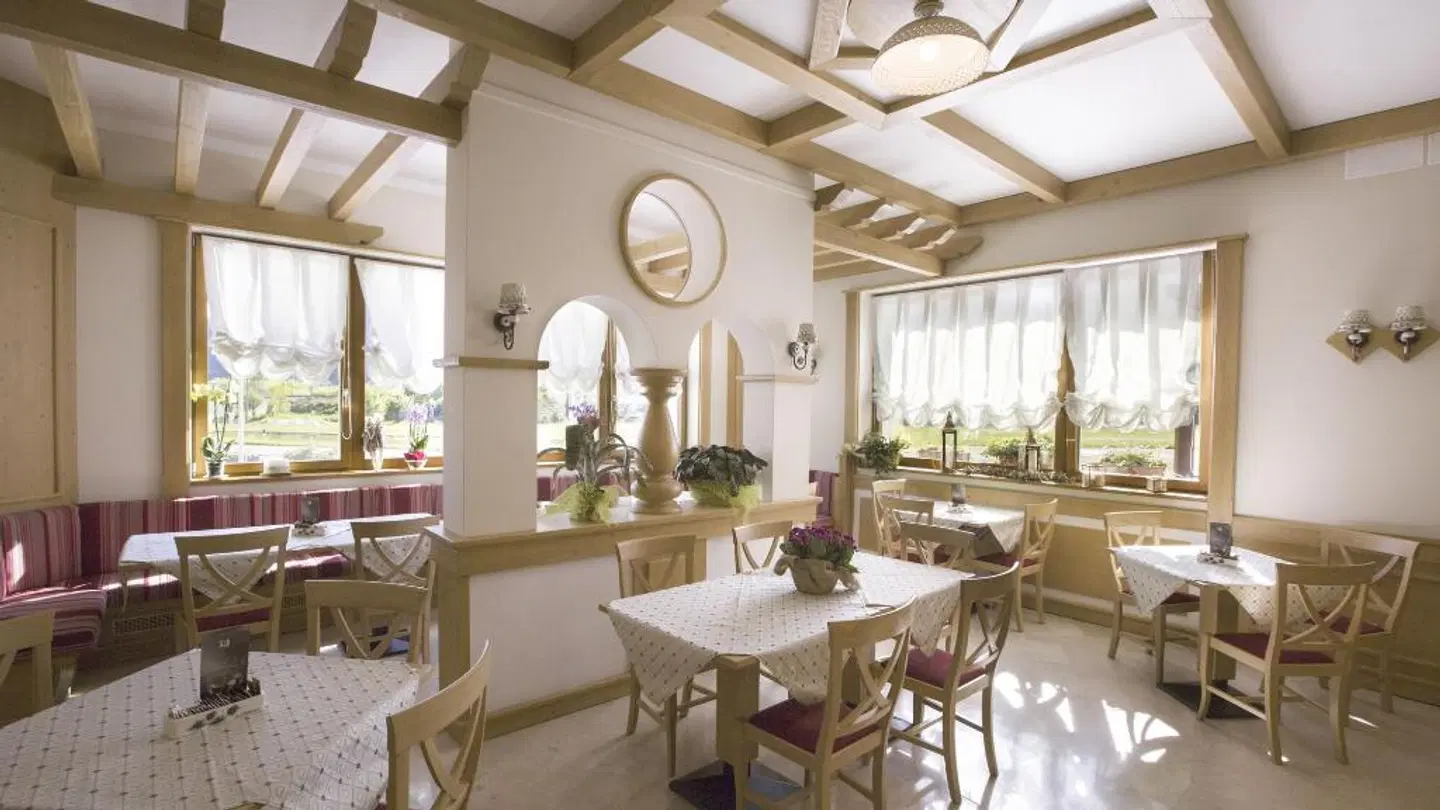 Alma Living Hotel- Al Girarrosto Restaurant
