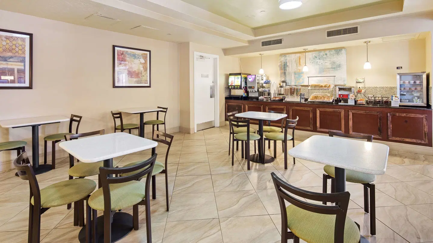 Best Western Plus Deerfield Beach Hotel & Suites Restaurant