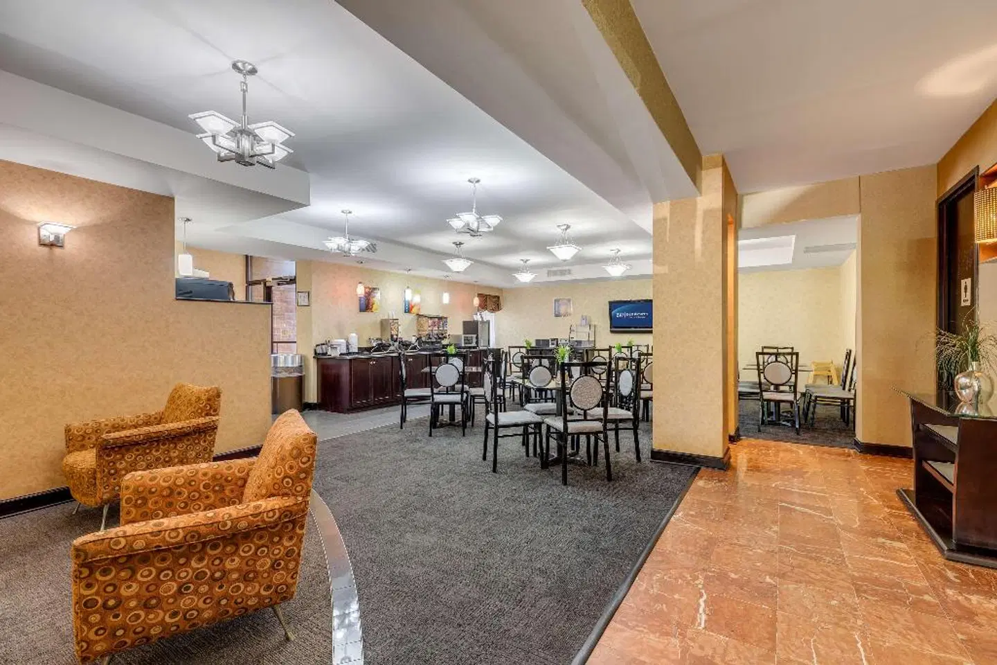 Best Western Plus Charlotte/Matthews Hotel Bar