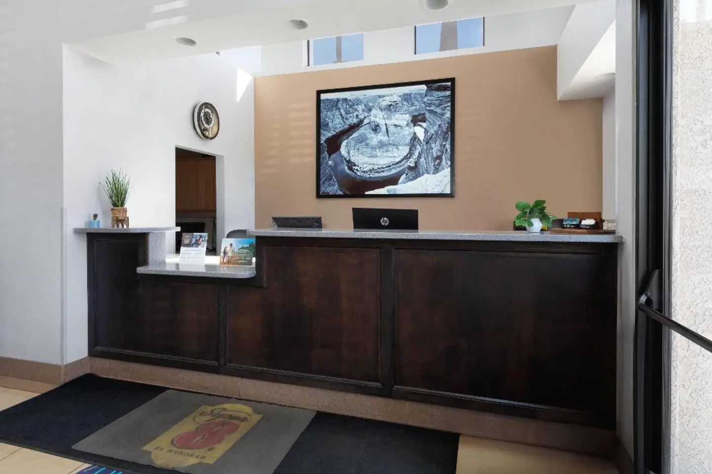 Super 8 by Wyndham Tucson/Grant Road Area AZ LOUNGE_LOBBY