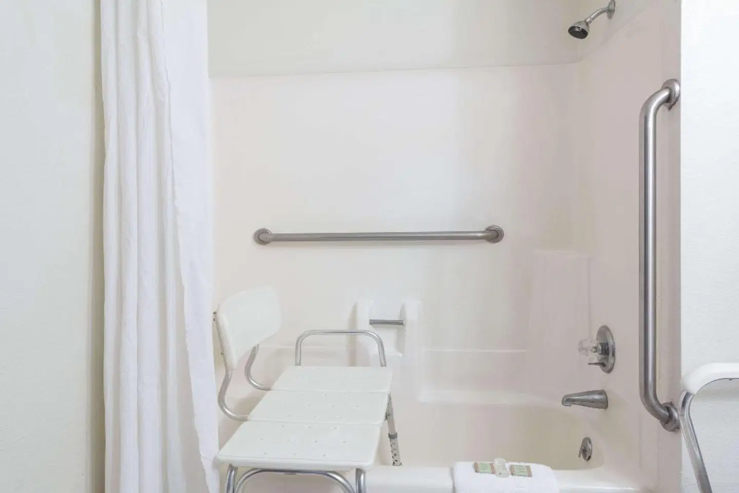 Super 8 by Wyndham Colorado Springs/Chestnut Street Badezimmer