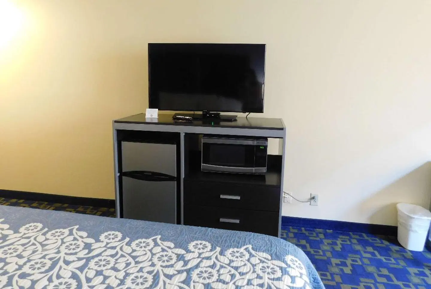 Days Inn & Suites by Wyndham Pocahontas ROOM_EXAMPLE