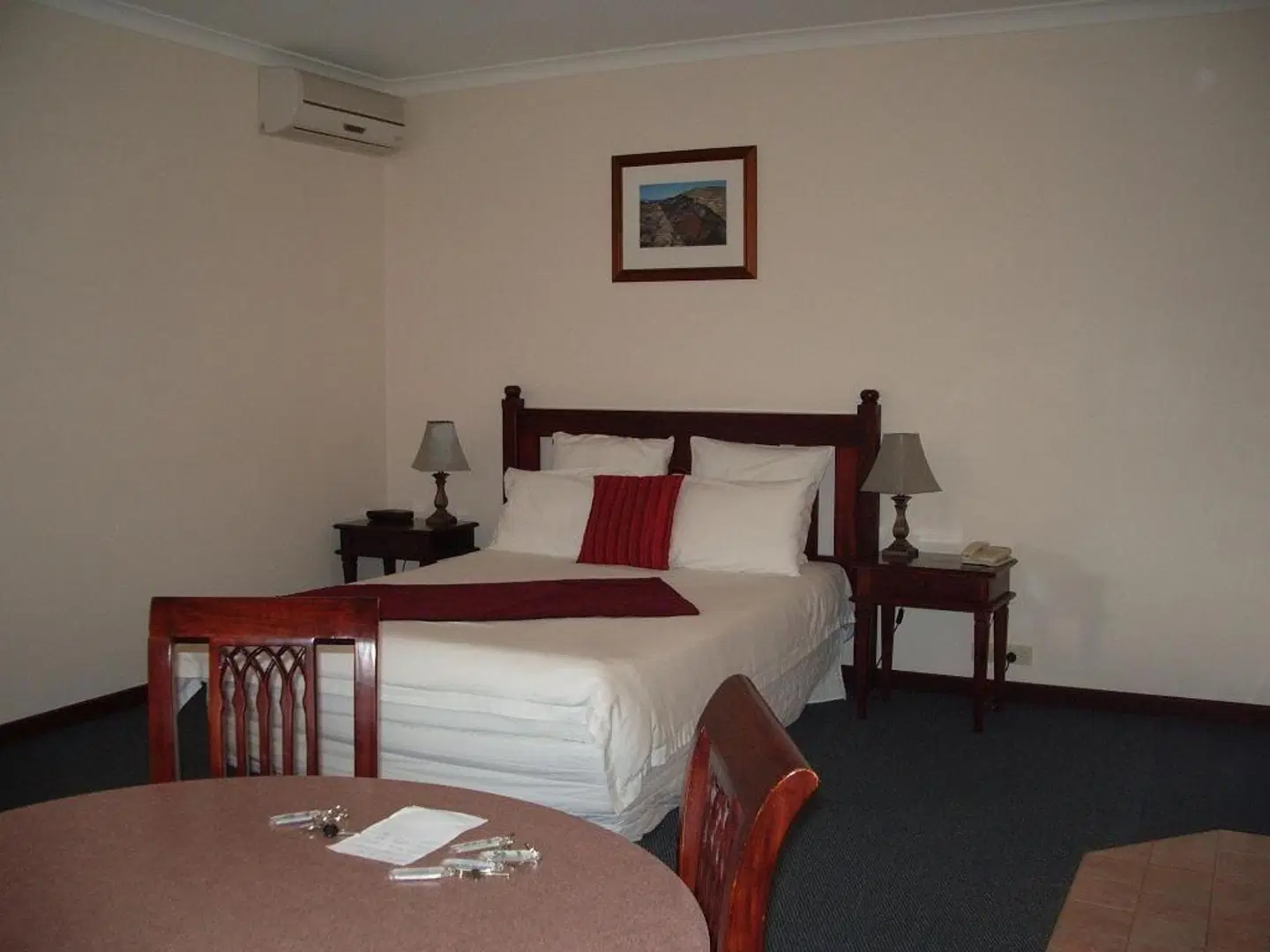 Tree Top Walk Motel ROOM_EXAMPLE