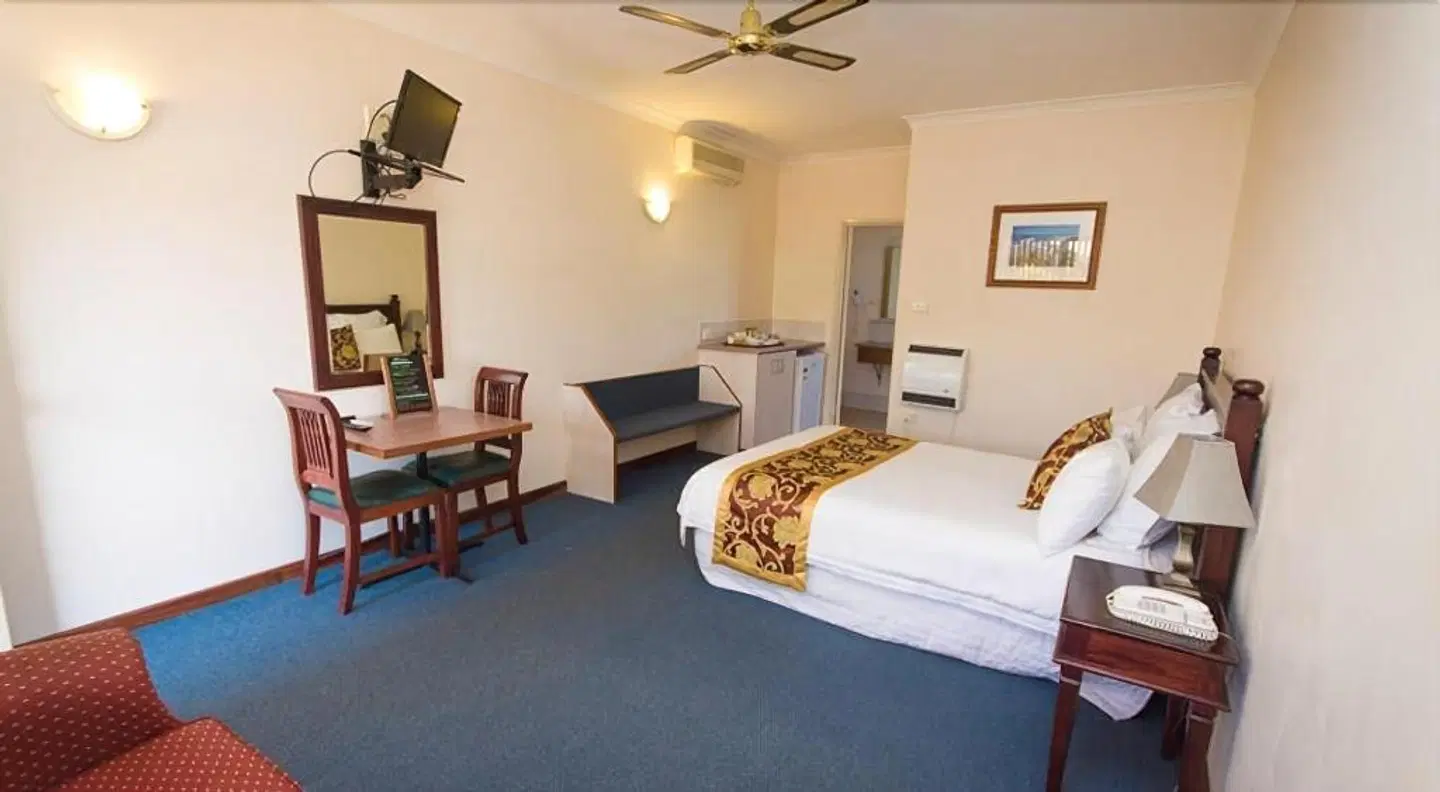 Tree Top Walk Motel ROOM_EXAMPLE