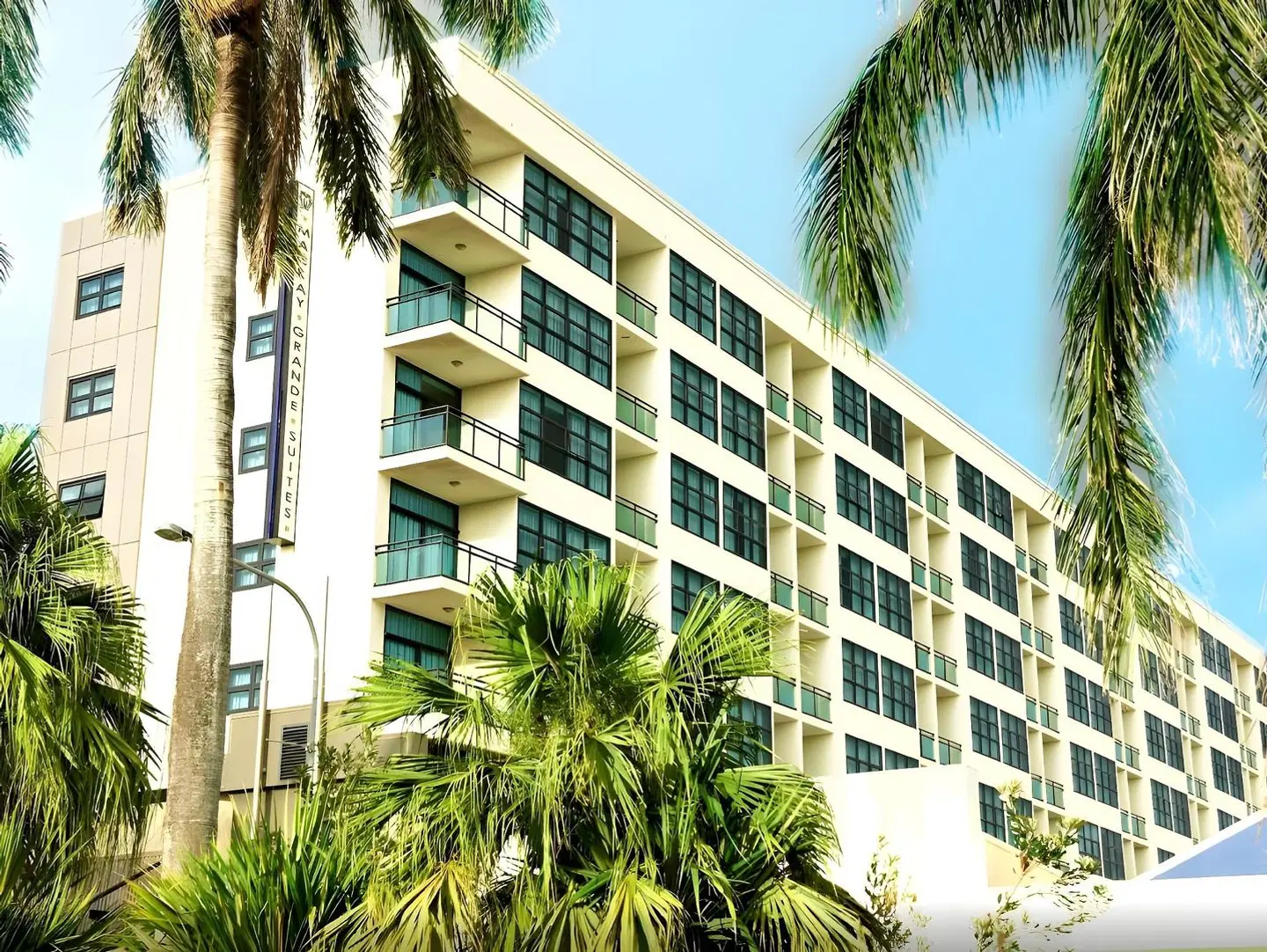 Mackay Grande Suites EXTERIOR