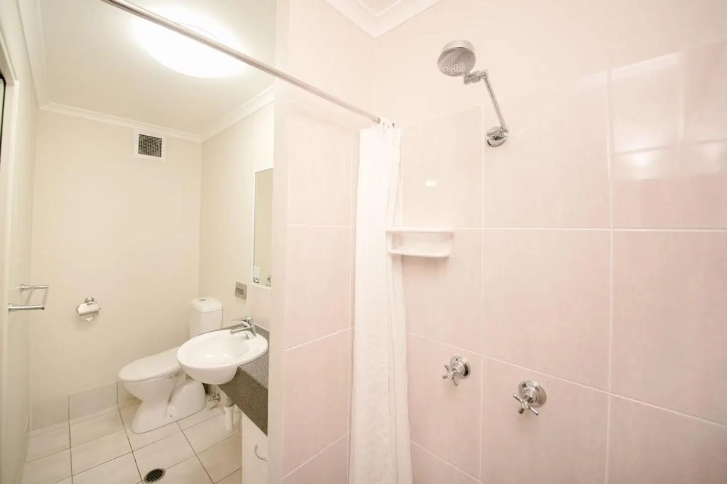 Citywalk Motor Inn Badezimmer