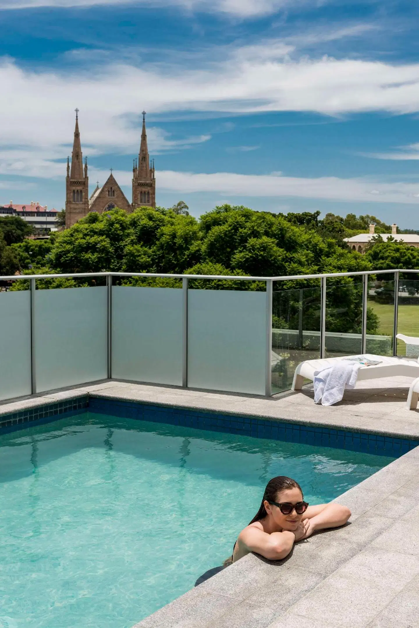 Oaks Aspire Apartments OUTDOOR_POOL