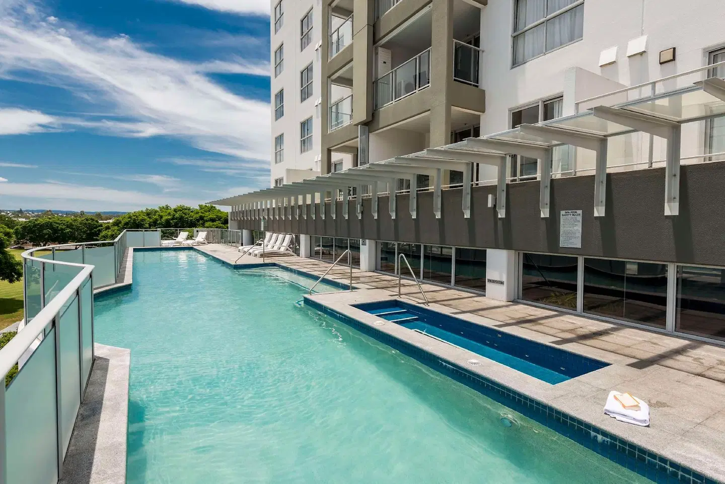 Oaks Aspire Apartments OUTDOOR_POOL