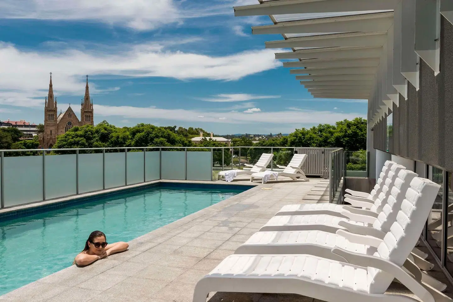 Oaks Aspire Apartments OUTDOOR_POOL