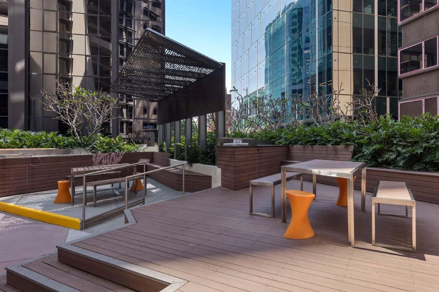 Oaks Brisbane Aurora Suites Terrasse