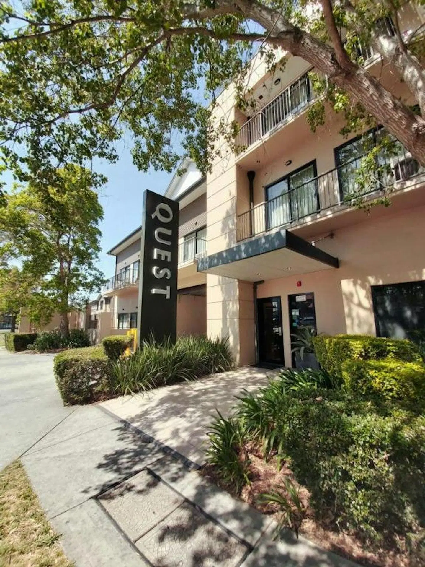 Quest Maitland EXTERIOR