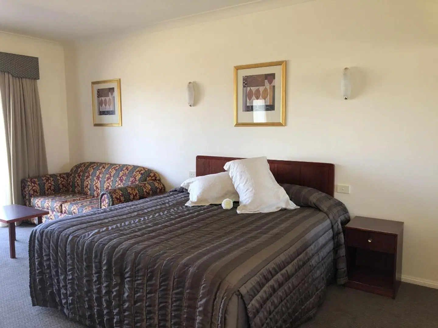 Turners Vineyard Motel ROOM_EXAMPLE