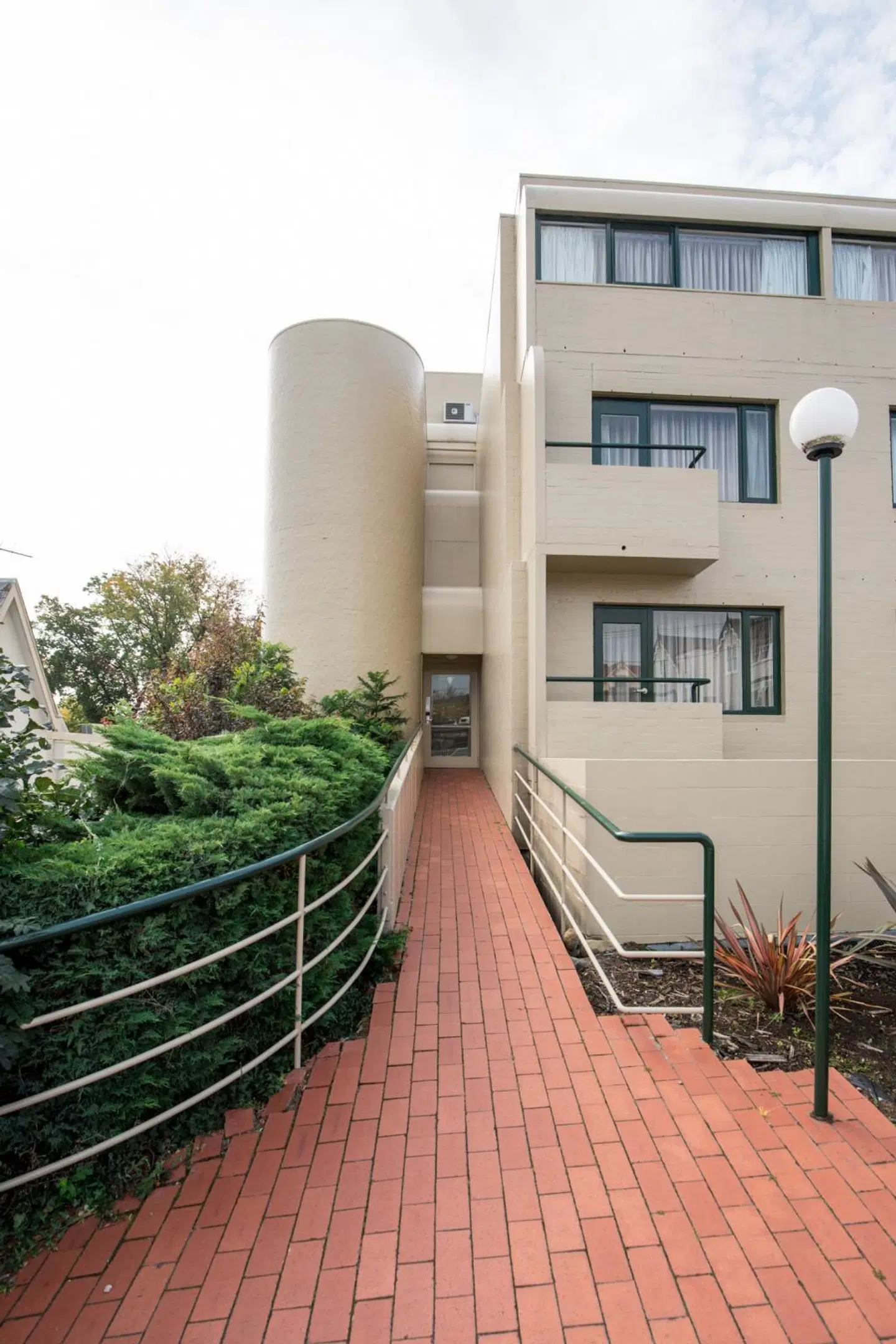 St Ives Motel Apartments EXTERIOR
