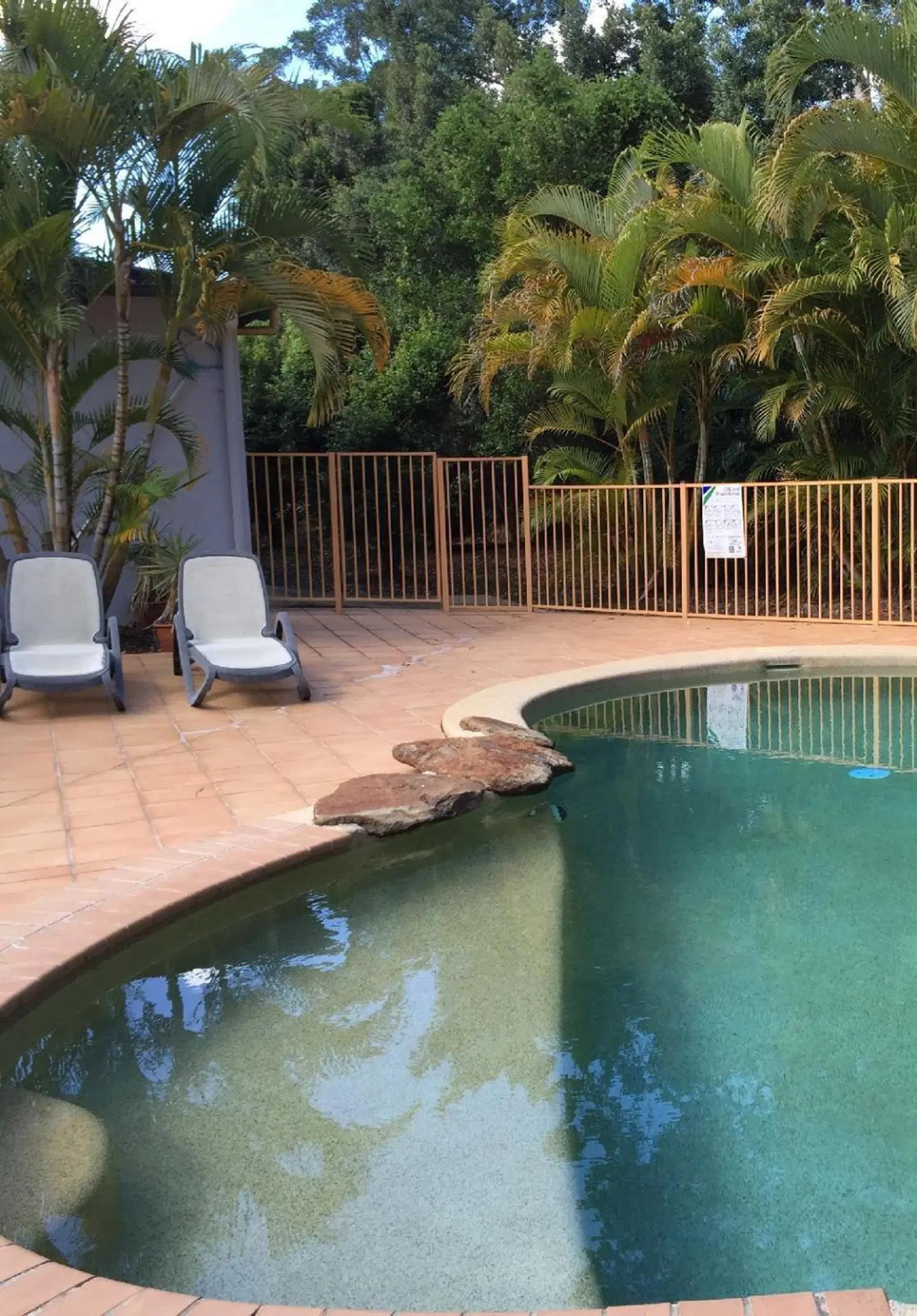 Red Bridge Motor Inn OUTDOOR_POOL