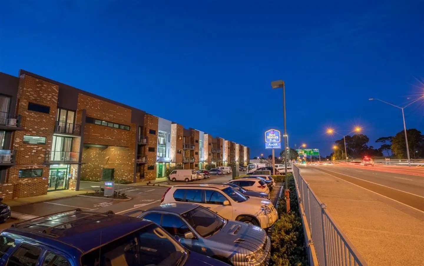 Perth Ascot Central Apartment Hotel Terrasse