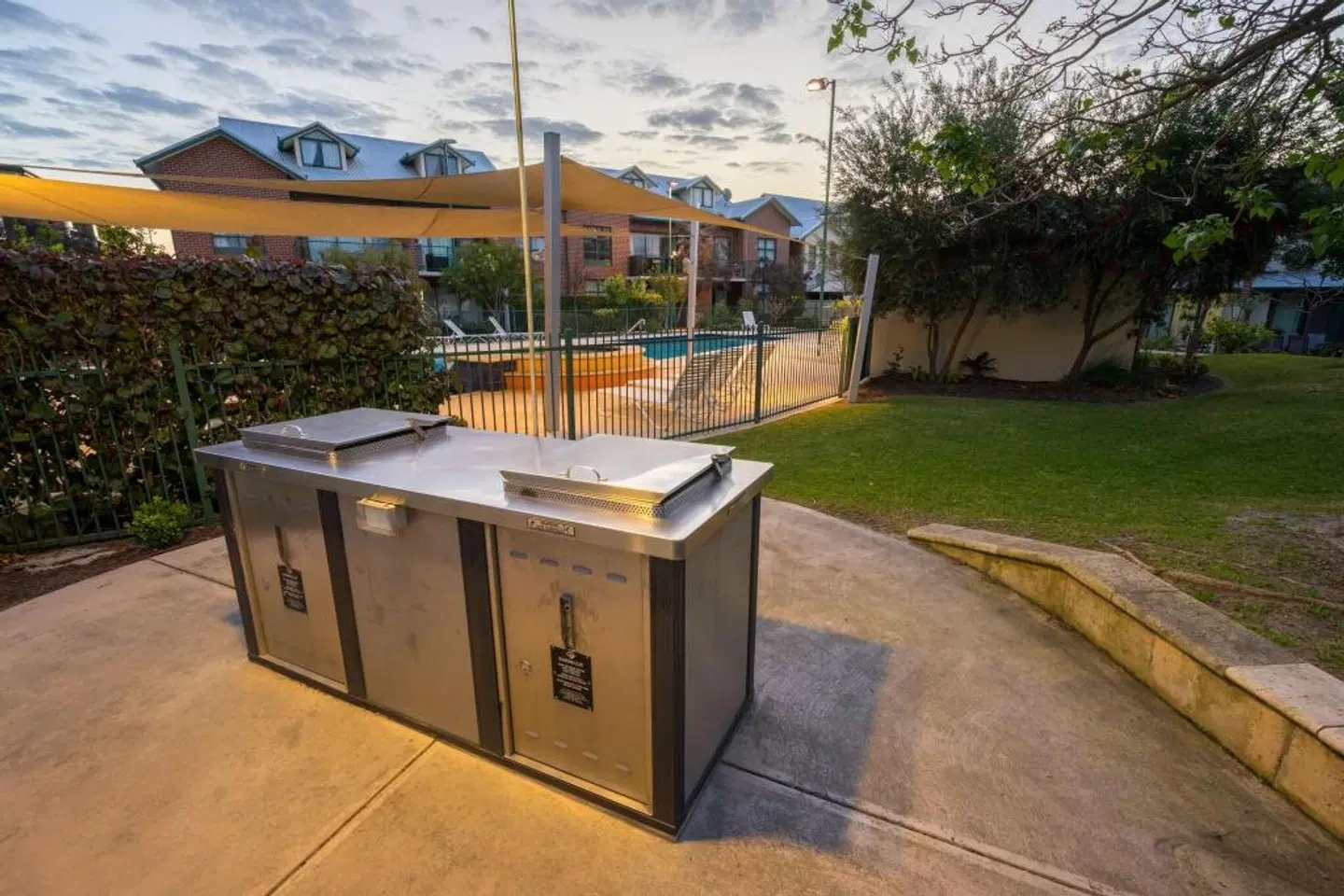 Perth Ascot Central Apartment Hotel Terrasse