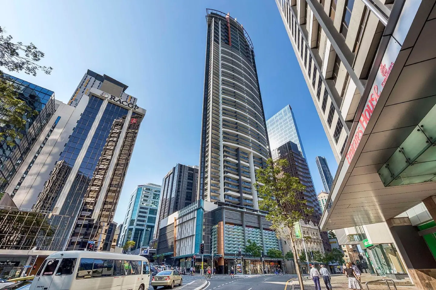 Oaks Brisbane Aurora Suites EXTERIOR